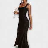 Renske - Elegant and Refined Dress with Corset